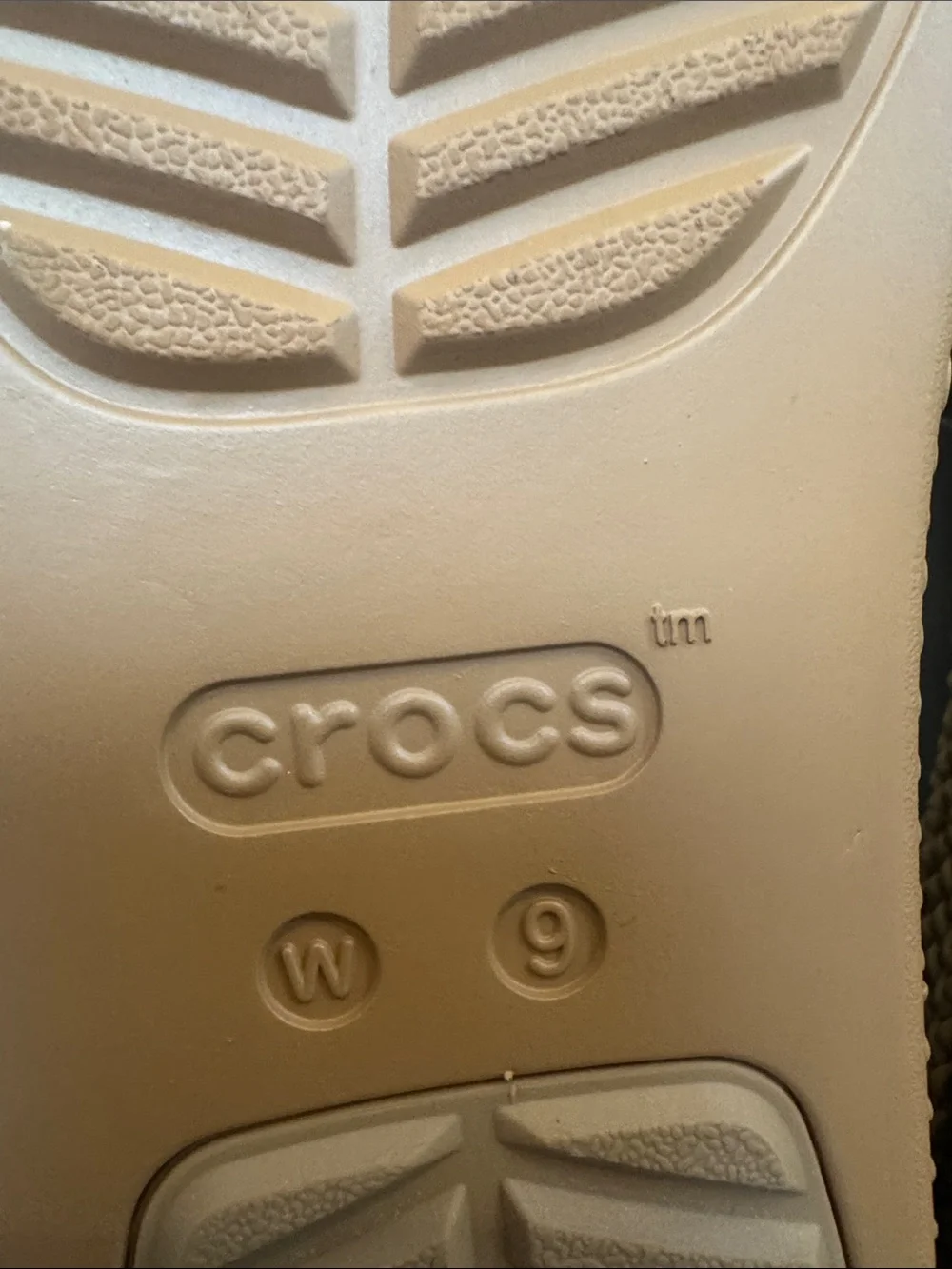 Crocs women’s Two-Strap Platform Slide — Black and Tan size 9